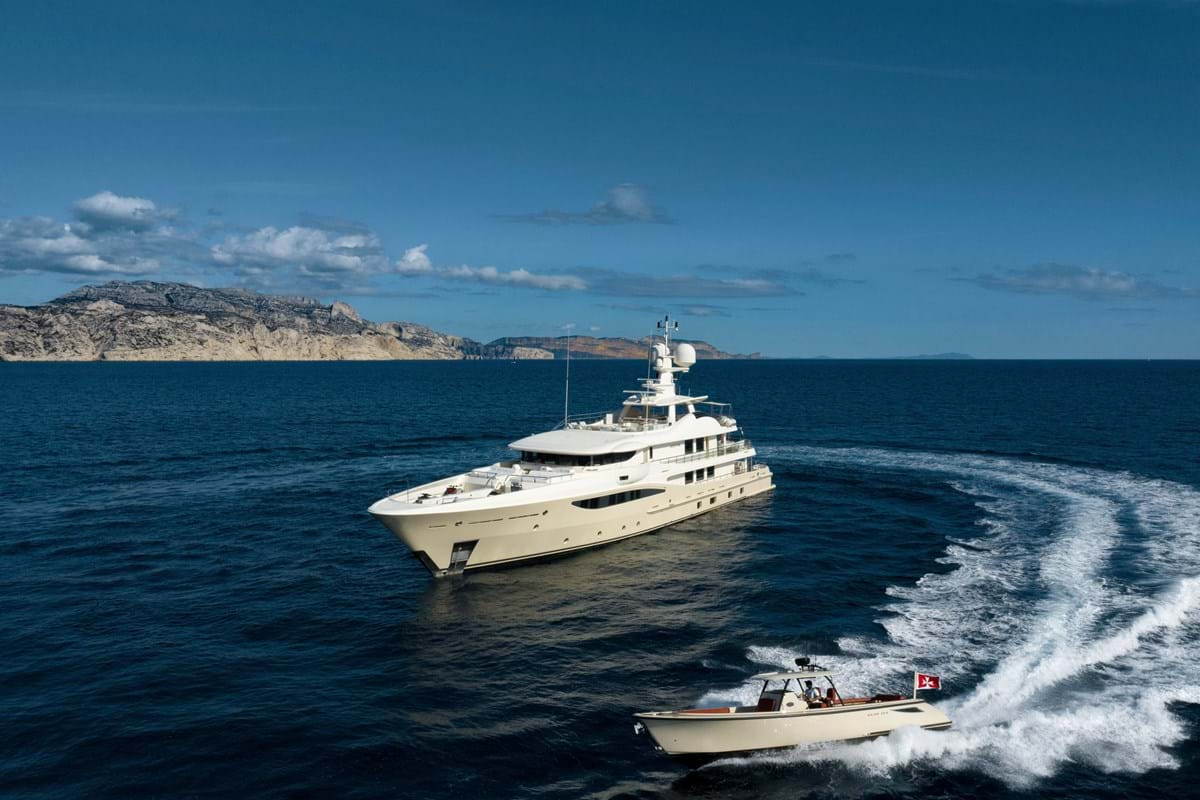 addiction amels yacht